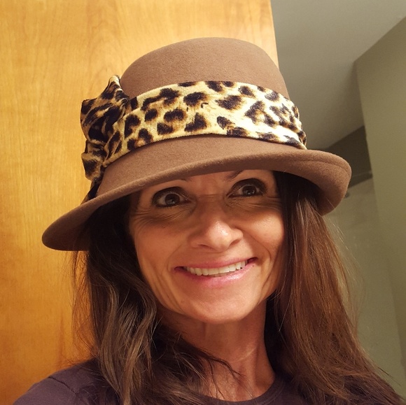 Adora hat - Picture 3 of 4